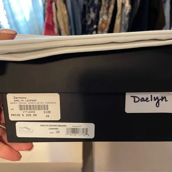 Veronica beard sneaks - Picture 4 of 4